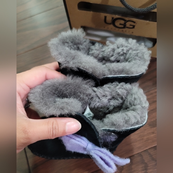 Toddler UGG booties - Picture 4 of 9
